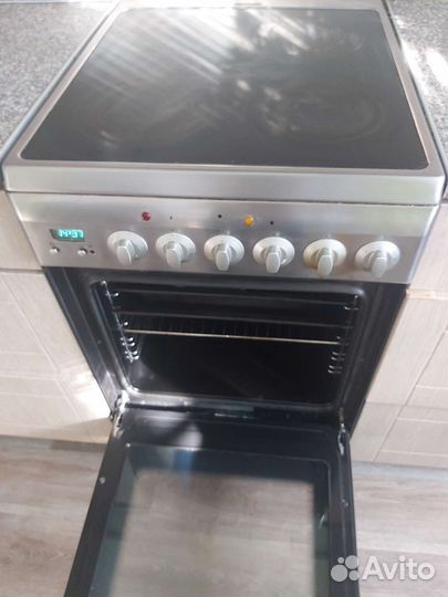 Электроплита со стеклокерамикой и духовкой