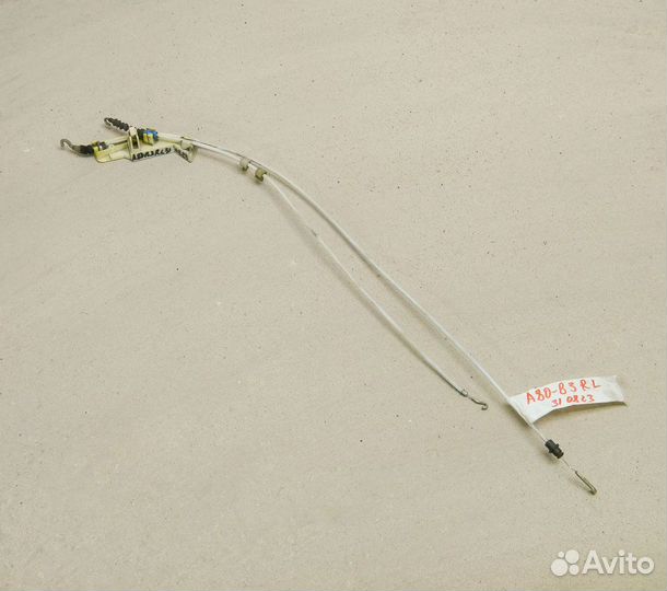 Трос замка задней левой двери Audi 80 B3