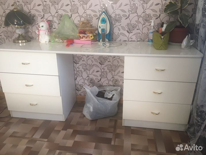 Тумба с зеркалом