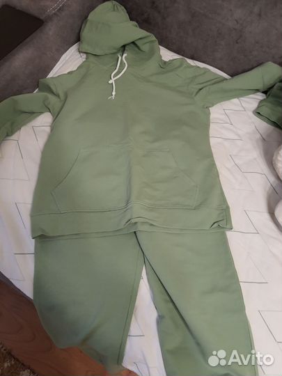 Спортивный костюм женский