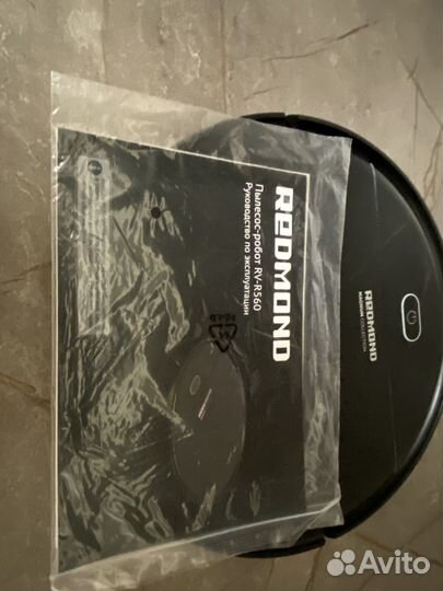 Робот пылесос Redmond rv 560