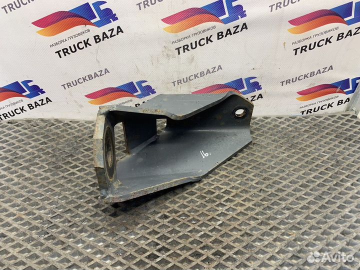 1437841 Кронштейн амортизатора переднего верхнего