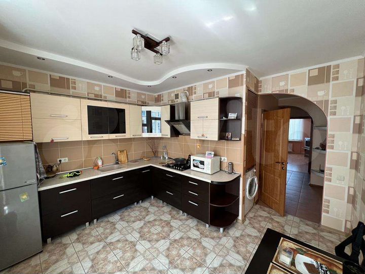 2-к. квартира, 65 м², 2/5 эт.