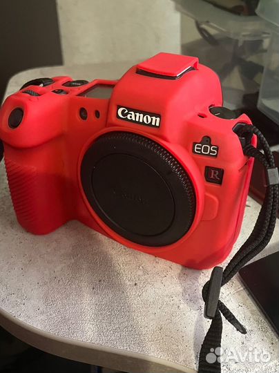 Беззеркальный фотоаппарат Canon EOS R Body