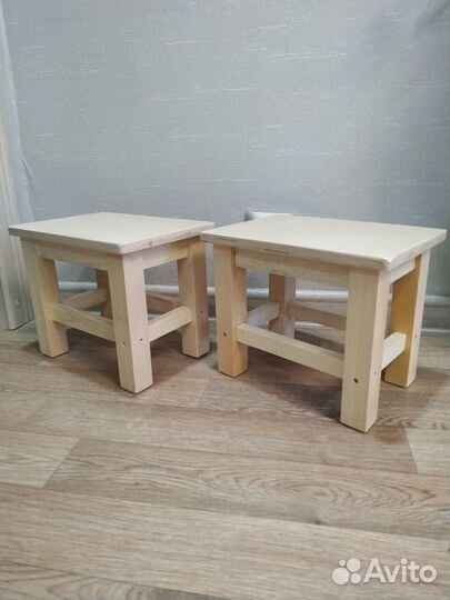 Табуретки деревянные