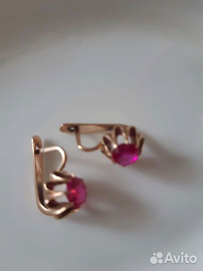 Золотые серьги