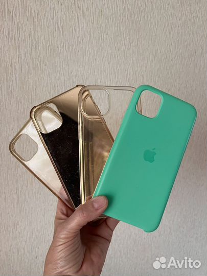 Чехлы на iPhone 11