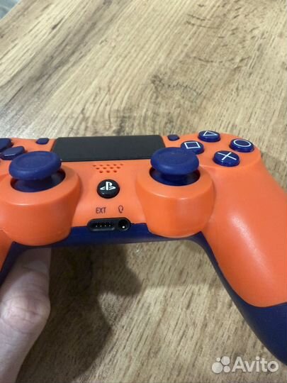 Джойстик Dualshock 4
