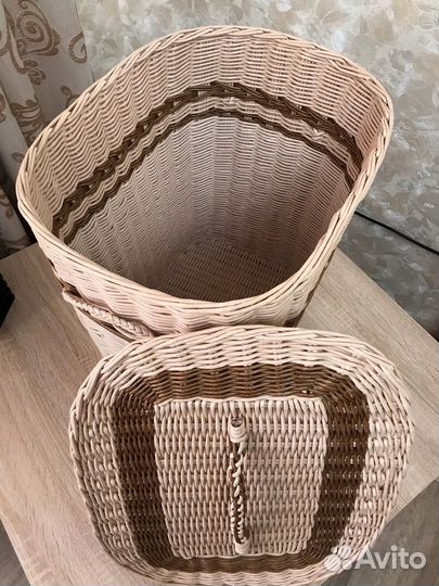 Плетеная корзина для белья