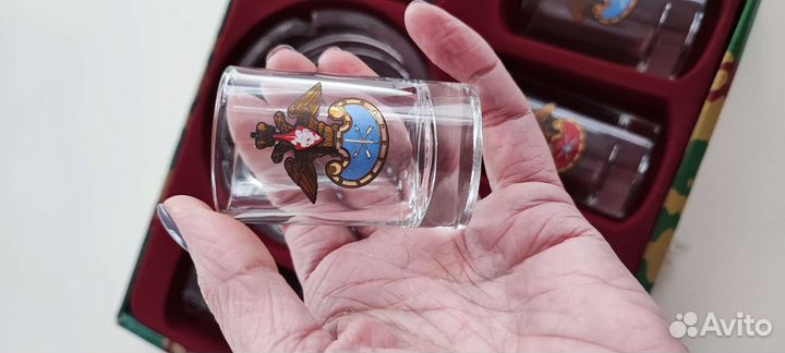 Набор рюмок с пепельницей