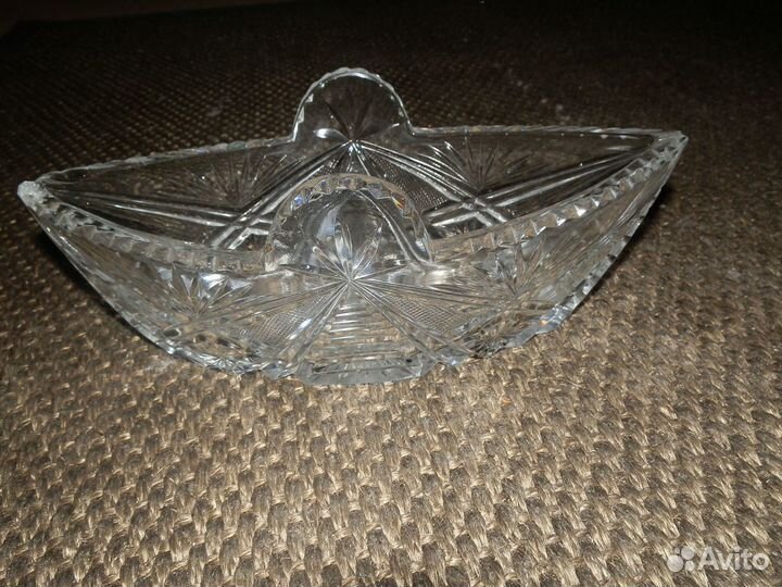 Хрустальный поднос, вазы и салатники из СССР