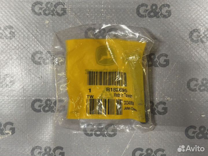 Болт R182695 Запчасти Джон Дир (John Deere)
