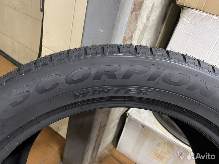 Pirelli Scorpion Winter 325/40 R22 и 285/45 R22 115V