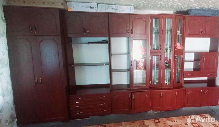 Стенка в гостиную