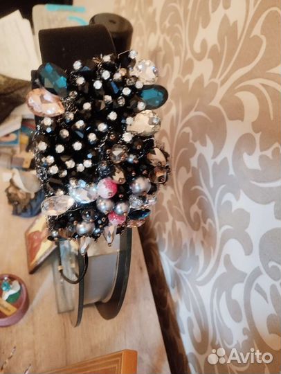 Ободок для волос со стразами