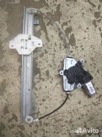 Стеклоподъемник передний на Киа Рио 3 2015 год