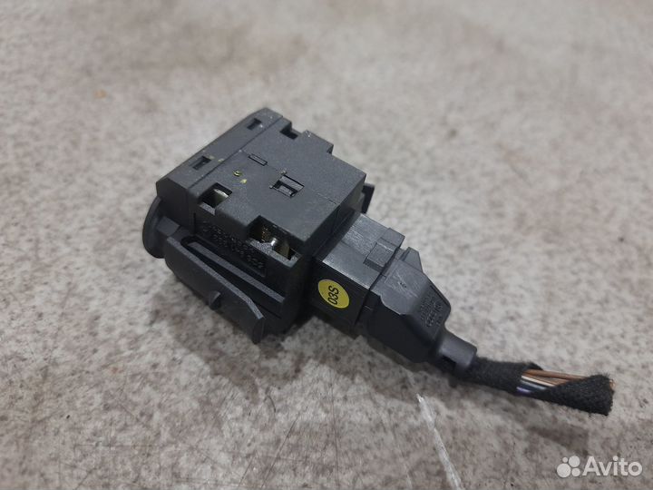 Клавиша корректора + фишка для Volkswagen Jetta 6