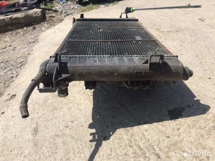 Радиатор охлаждения Dodge caravan 2.4