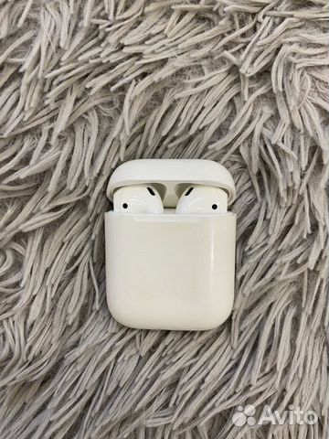 Наушники Apple AirPods 2 в зарядном футляре объявление продам