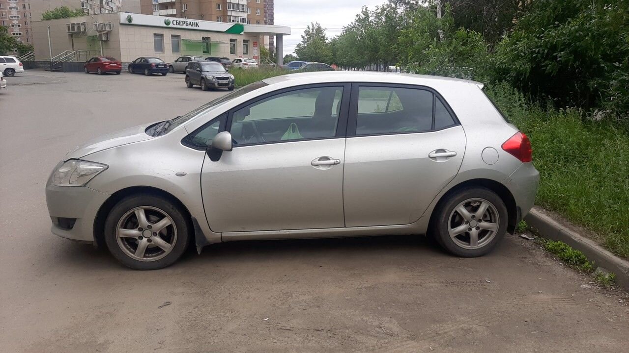 Toyota Auris: фото владельца