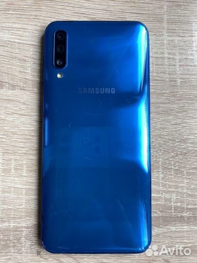 Samsung Galaxy A50, 4/64 ГБ