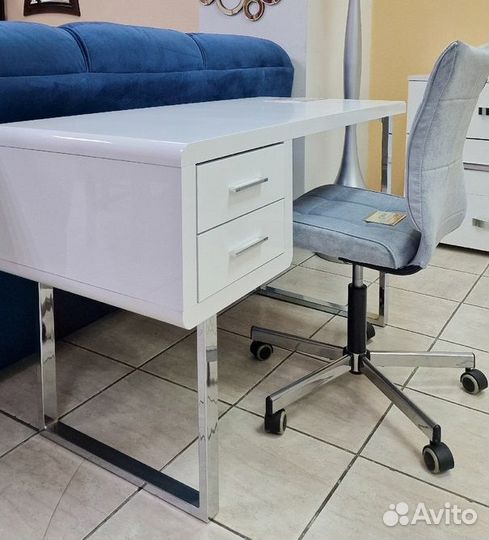 Письменный стол белый новый