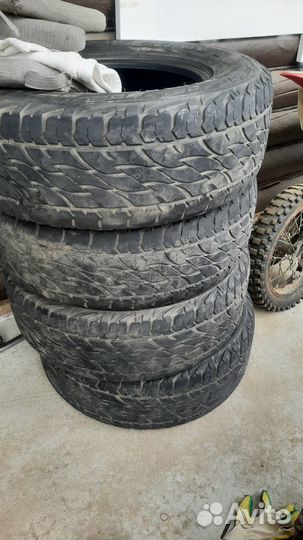Bridgestone Dueler A/T 697 265/65 R17
