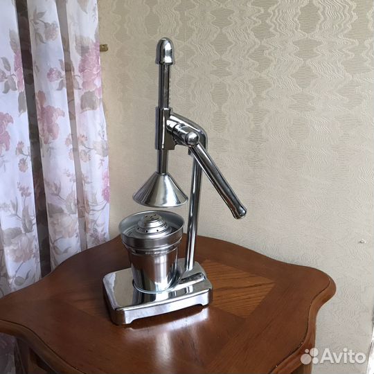 Соковыжималка для цитрусовых