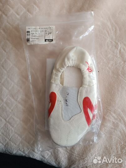 Спортивные чешки для аккробатики