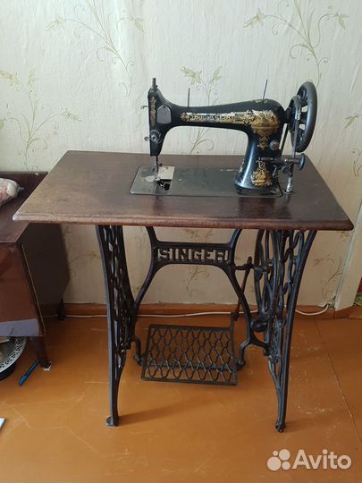 Швейная машинка зингер ножная