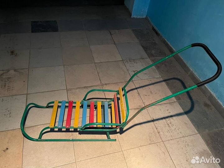 Детские санки с ручкой