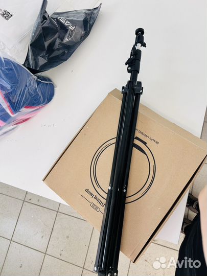 Кольцевая лампа со штативом