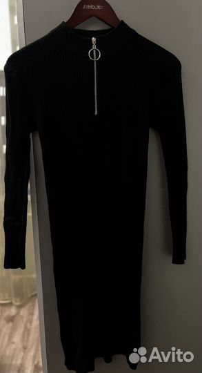 Удлинное облегающее теплое платье