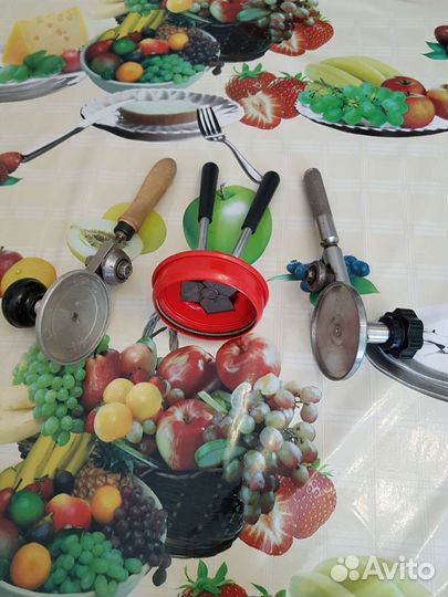 Закаточная машинка для стеклянных банок