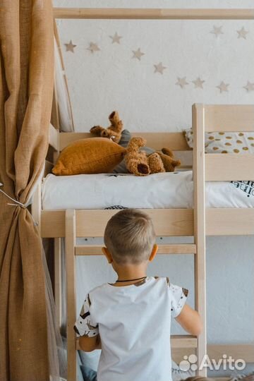 Двухъярусная кровать