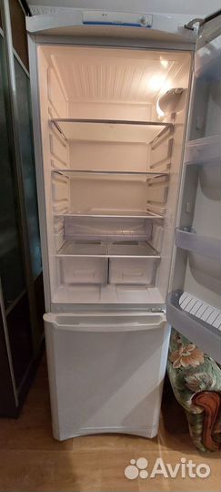 Холодильник бу indesit