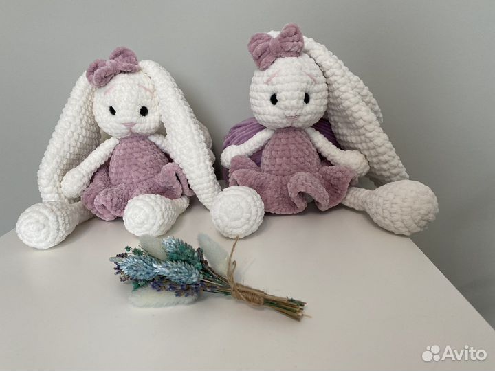 Вязаный плюшевый заяц - зайка балерина
