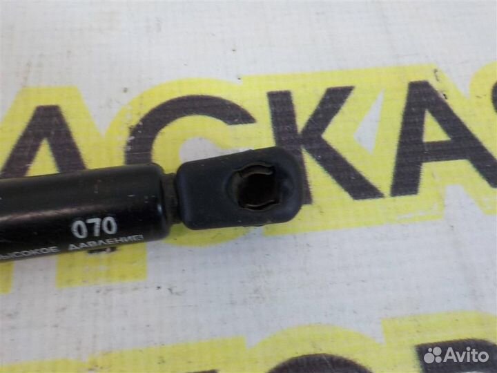 Амортизатор двери багажника Nissan Primera (P12)