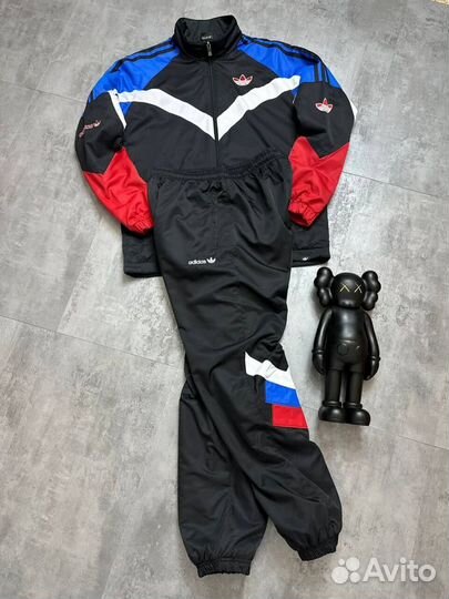 Спортивный костюм Adidas ретро в стиле 90х