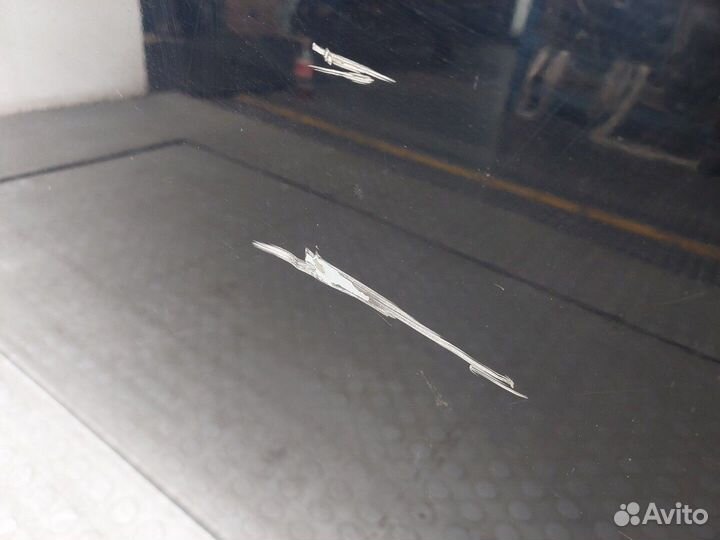 Дверь левая передняя Lexus IS, 2006