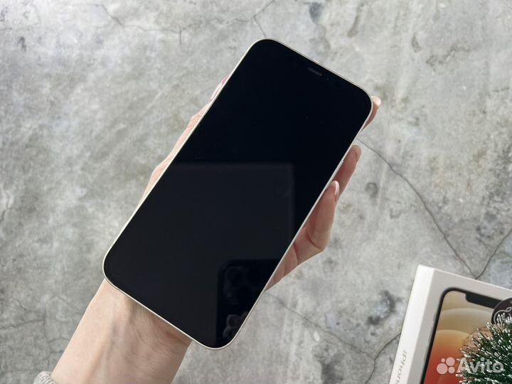 iPhone 12, 64 ГБ