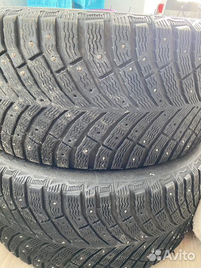 Michelin X-Ice North 4 255/35 R19 и 235/35 R19 96H