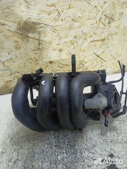 Коллектор впускной Ford Focus 1 fydb 2004