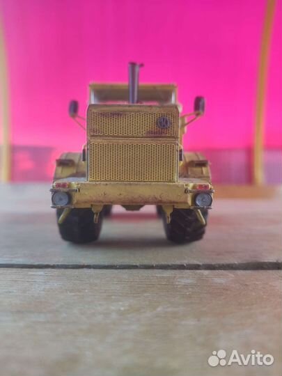 Кировец К701 AVD 1:43