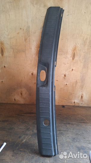 Хюндай санта фе 2 поколение накладка В багажника