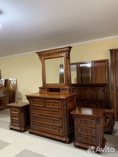 Румынская спальня Венеция люкс