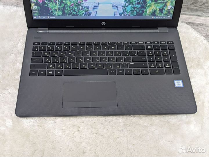 HP / i3-7020U / 10GB DDR4 /SSD /FullHD