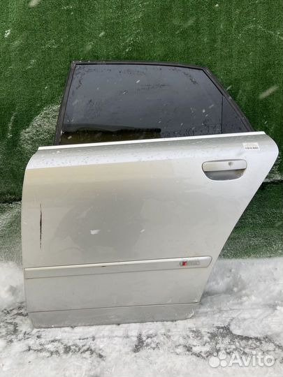 Дверь задняя левая Audi A4 B6 8E 8EC дверь в сборе