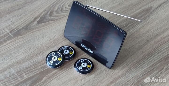 Кнпока вызова кальянщика и официанта с руск. Табло