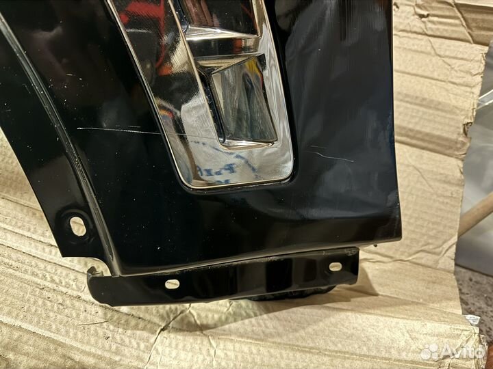 Переднее левое крыло